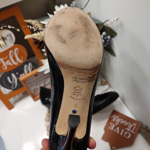 🖤GUC Something Bleu Italian Black Patent Leather Round Toe Pumps, 8 - Picture 10 of 13